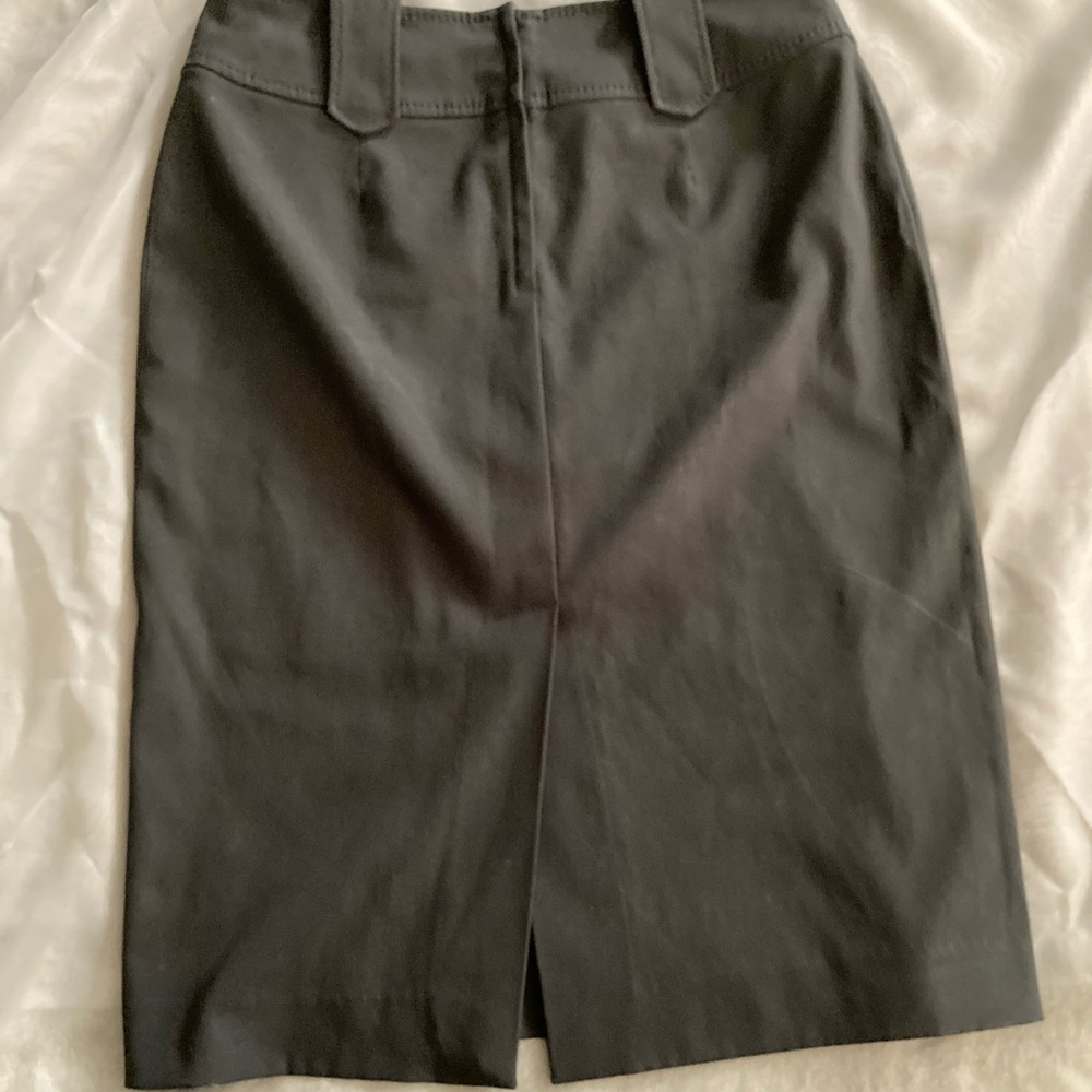 Black skirt - Picture 7 of 11